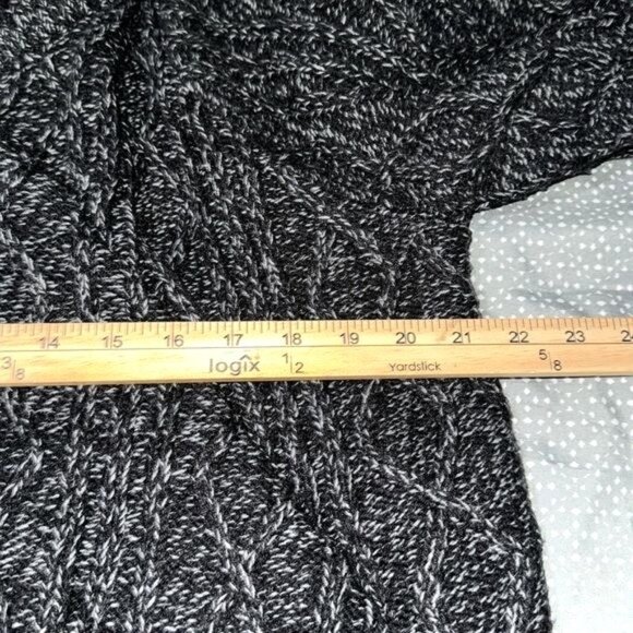 Torrid Womens Hooded Knit Cardigan Sweater Size 2 Black & White - Picture 7 of 8